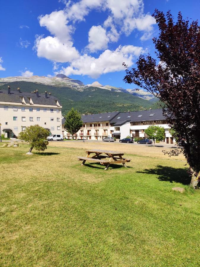 Apartamento El Roble Villanúa Dış mekan fotoğraf